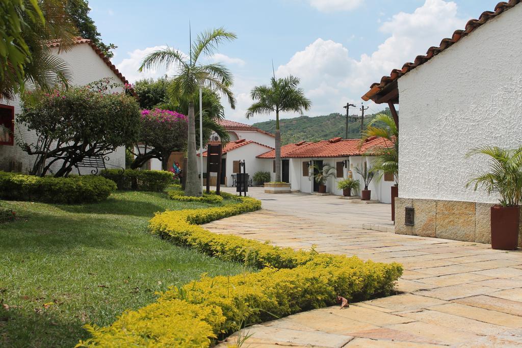 Hotel San Juan Internacional Хирон Экстерьер фото