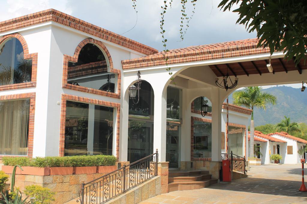 Hotel San Juan Internacional Хирон Экстерьер фото