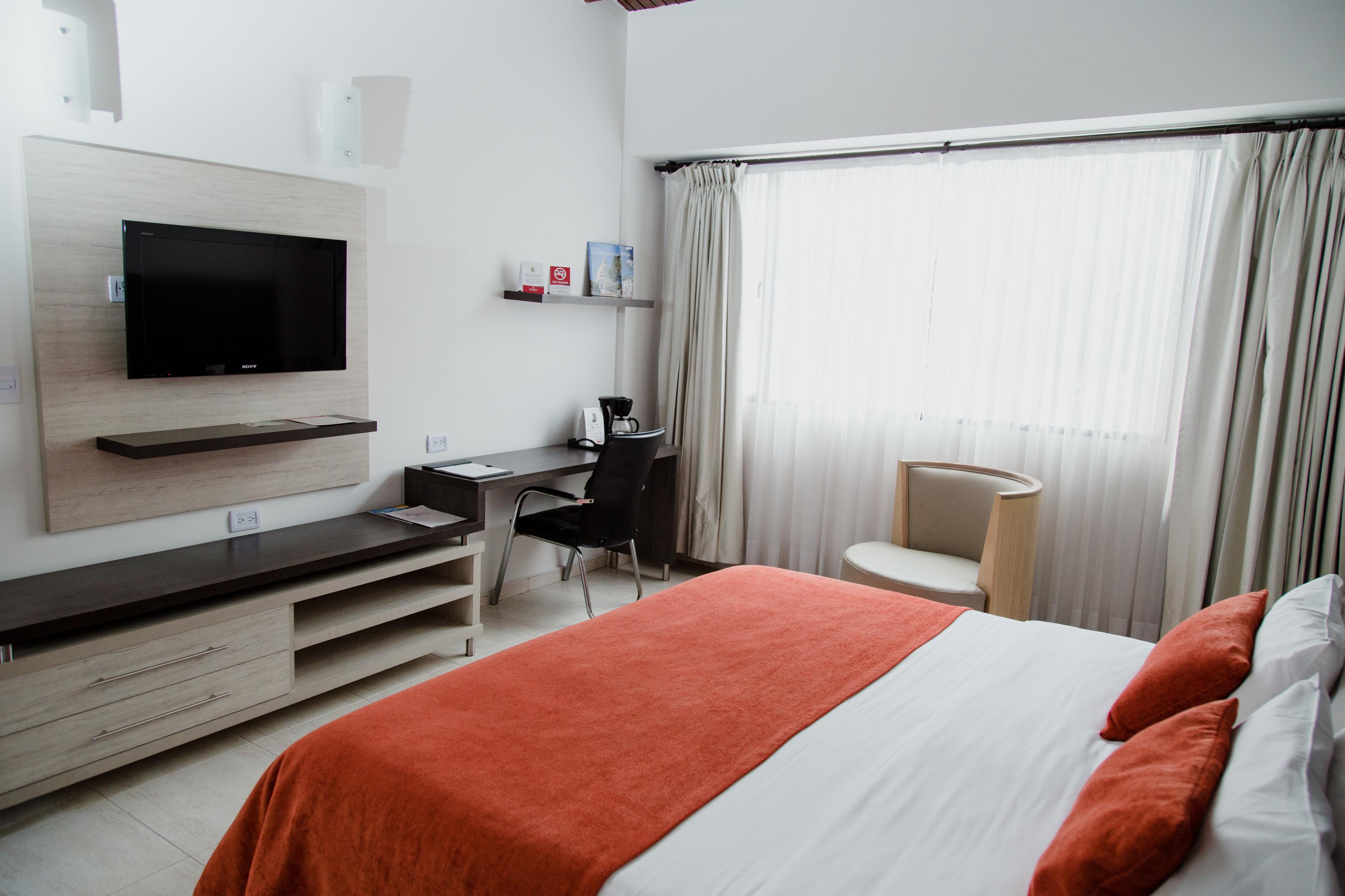 Hotel San Juan Internacional Хирон Экстерьер фото