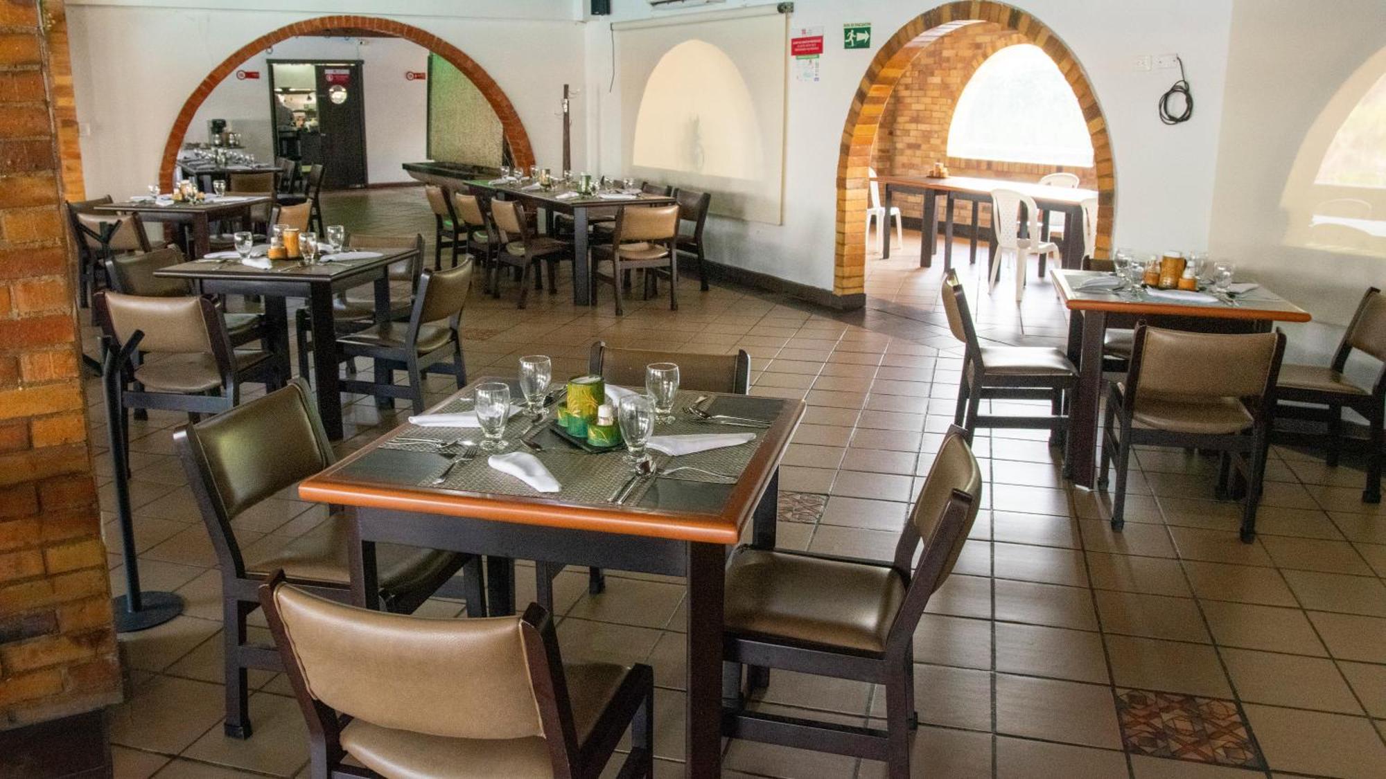 Hotel San Juan Internacional Хирон Экстерьер фото