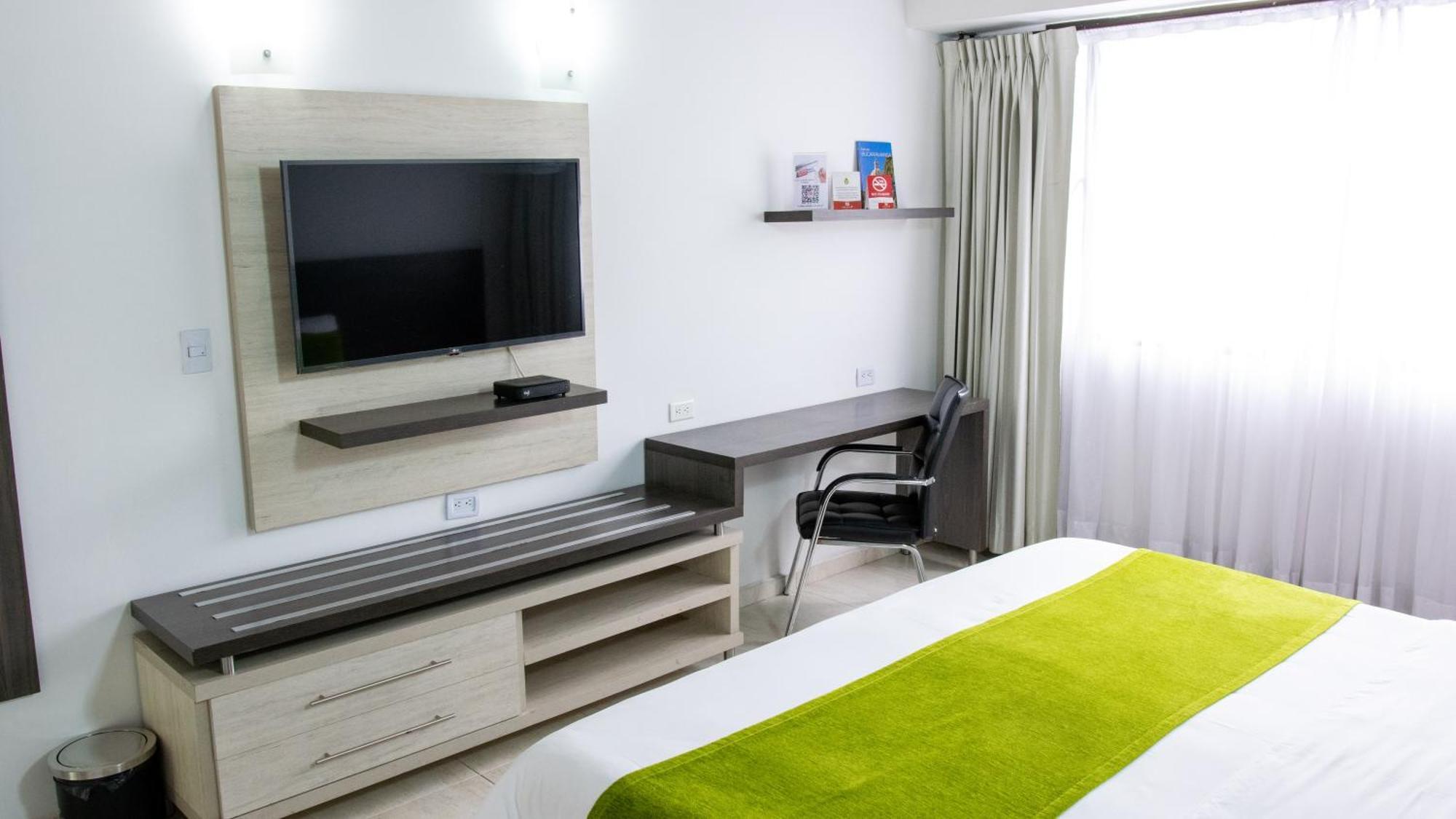Hotel San Juan Internacional Хирон Экстерьер фото