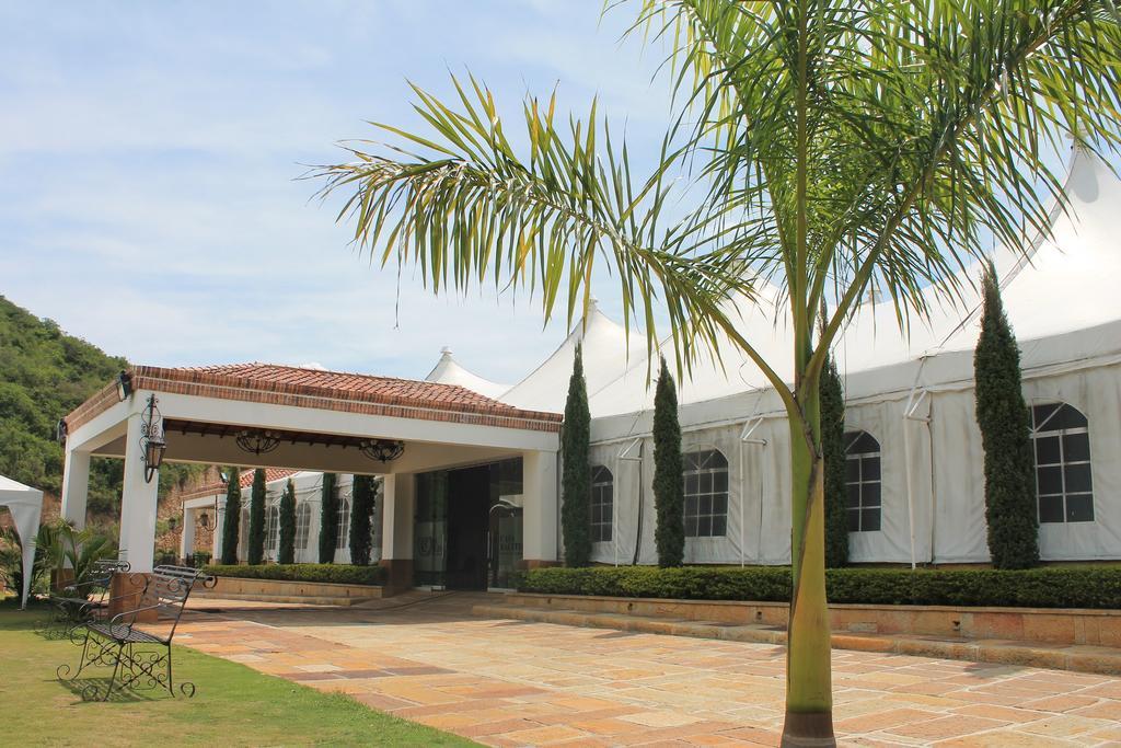 Hotel San Juan Internacional Хирон Экстерьер фото